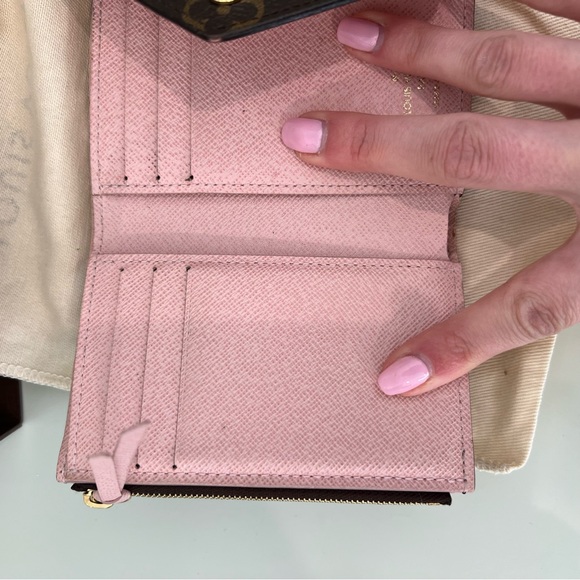 Louis Vuitton Victorine Wallet - Picture 4 of 15